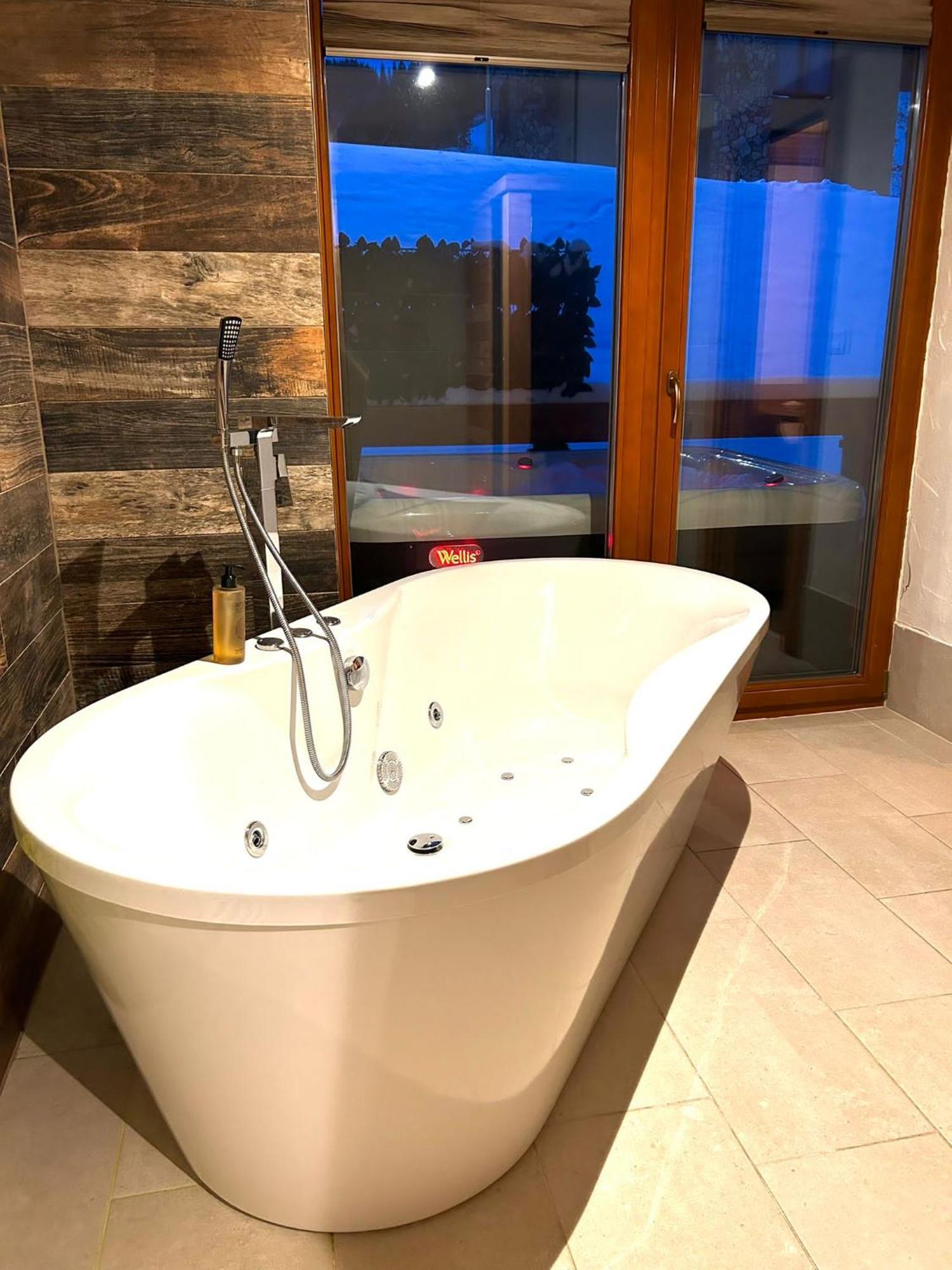 Chalet Jasna Wellness Apartment Maxim Jacuzzi & Sauna Demänovská Dolina Eksteriør billede