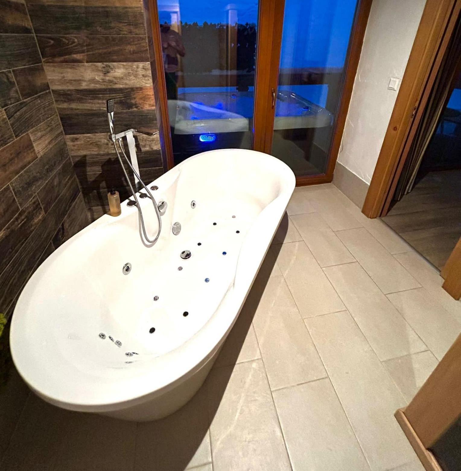 Chalet Jasna Wellness Apartment Maxim Jacuzzi & Sauna Demänovská Dolina Eksteriør billede